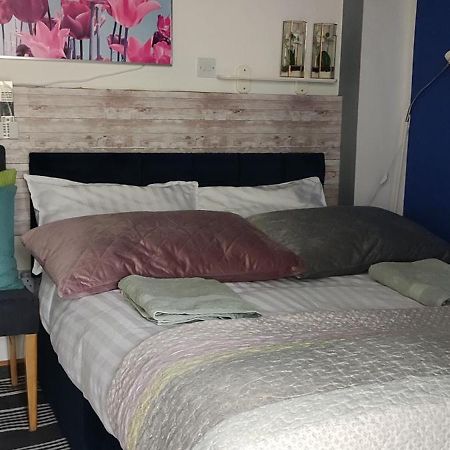 Joanna'S Studio , Key Locker By Whatsapp Own Entrance, Own Bathroom Youghal Kültér fotó