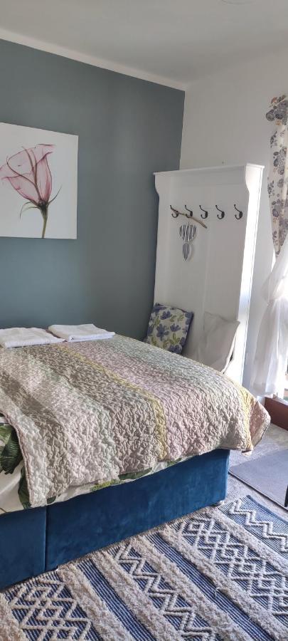 Joanna'S Studio , Key Locker By Whatsapp Own Entrance, Own Bathroom Youghal Kültér fotó